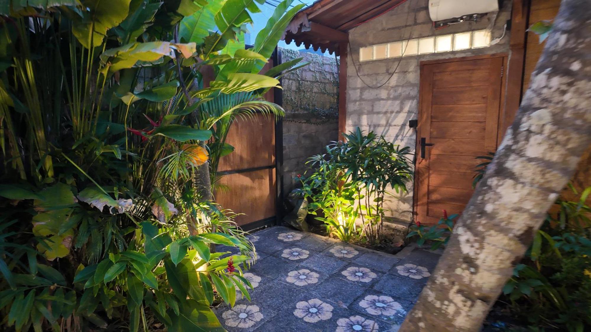 Villa Private Joglo In Heart Of Sanur Exterior foto